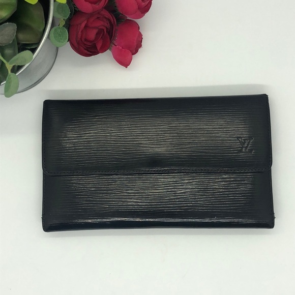 Authentic Louis Vuitton Épi Long Wallet - Picture 1 of 13